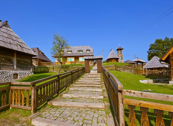 Traditioneel Dorp Drvengrad Mecavnik Servië Architectuur Reisachtergrond — Stockfoto