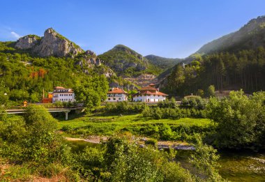 Bosna-Hersek 'teki ortaçağ manastırı Dobrun - mimari seyahat geçmişi