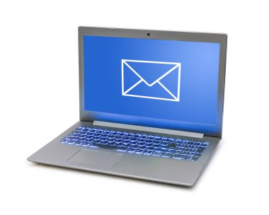 Not defteri ekranındaki harf beyaz arkaplanda izole edildi