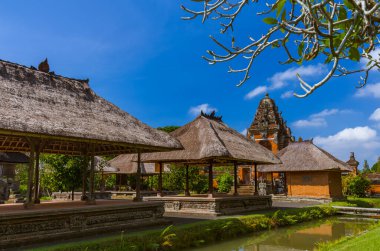 Bali Endonezya 'daki Taman Ayun Tapınağı - seyahat ve mimarlık geçmişi
