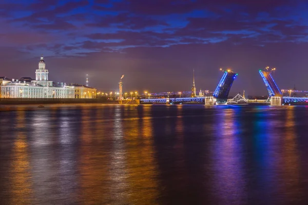 Rzeka Newa Otwarty Most Pałacowy Dvortsovy Petersburg Rosja — Zdjęcie stockowe