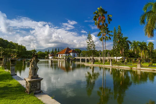 Water Palace Taman Ujung Bali Island Indonesien Rejser Arkitektur Baggrund - Stock-foto