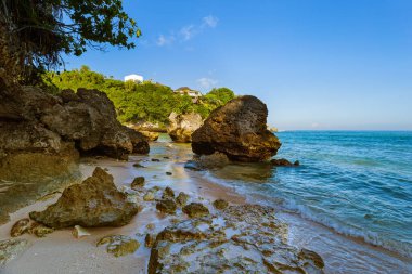 Bali Endonezya 'daki Padang Padang Sahili - doğal tatil geçmişi