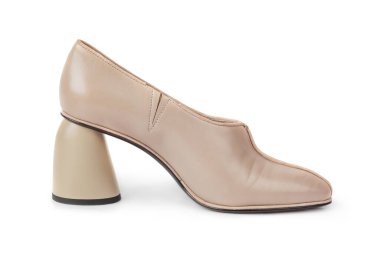 Moda ayakkabısı beyaz arkaplanda izole edildi