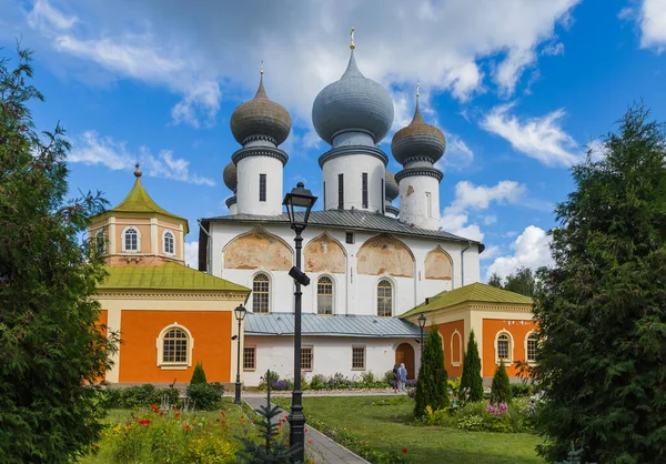 Monasterio Tikhvin Región Leningrado Rusia — Foto de Stock