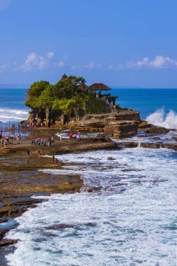 Bali Endonezya 'daki Tanah Lot Tapınağı - doğa ve mimari geçmişi