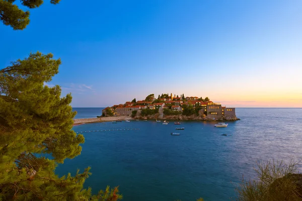 Island Sveti Stefan Μαυροβούνιο Αρχιτεκτονική Και Φόντο Της Φύσης — Φωτογραφία Αρχείου