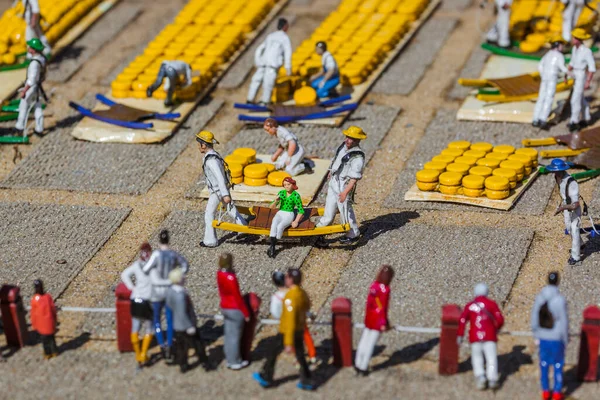 Haga Holandia Kwietnia 2017 Rynek Serów Alkmaarskich Miniaturowym Parku Madurodam — Zdjęcie stockowe