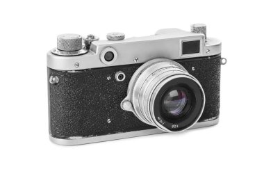 Beyaz arkaplanda izole edilmiş klasik film kamerası