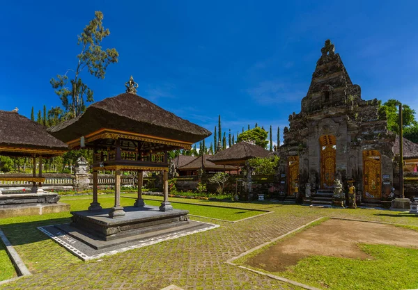 Endonezya 'daki Pura Ulun Danu Tapınağı - seyahat ve mimarlık geçmişi