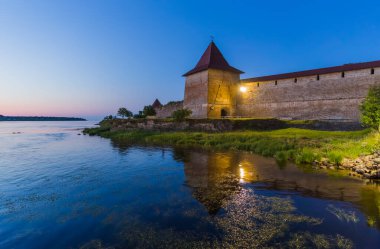Leningrad Bölgesi, Rusya 'nın Neva Nehri' ndeki küçük bir adada Oreshek Kalesi.