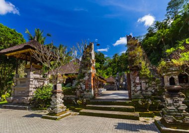 Endonezya 'daki Ganung Kawi Tapınağı - seyahat ve mimari geçmişi