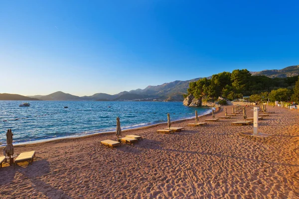 Sveti Stefan 'daki plaj - Karadağ - mimari ve doğa geçmişi