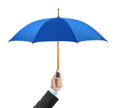 Beyaz arkaplanda izole edilmiş şemsiyeli el