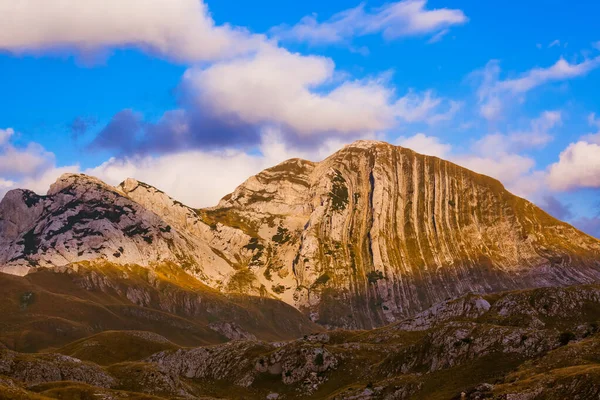 モンテネグロの国立山公園ドゥルムトル 自然旅行の背景 — ストック写真