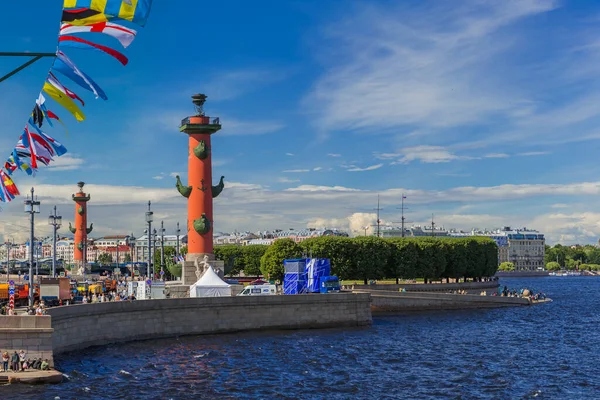 Saint Petersburg Rusya Temmuz 2020 Rostral Sütunları Neva Nehri — Stok fotoğraf