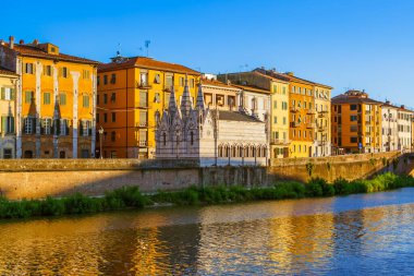 Şehir merkezinde Pisa İtalya - mimari arka plan