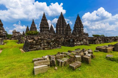 Endonezya 'daki Yogyakarta yakınlarındaki Prambanan tapınağı - seyahat ve mimari geçmişi
