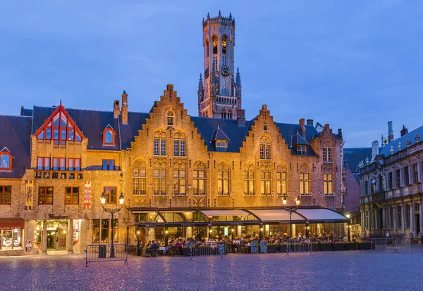 Brugge Belgio Aprile 2017 Turisti Nel Caffè Del Centro Storico — Foto Stock