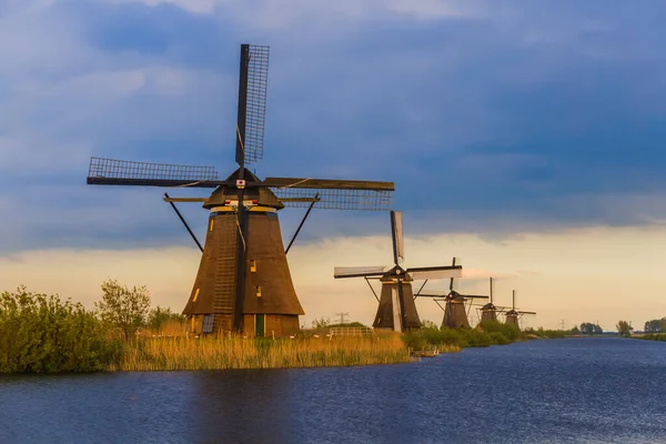 Windmills Kinderdijk Hollandia Architektúra Háttér — Stock Fotó