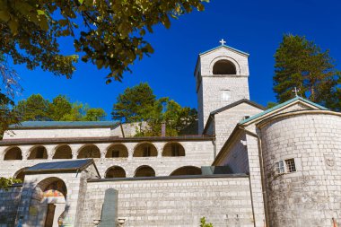 Manastır Cetinje - Karadağ - mimari seyahat arka planda