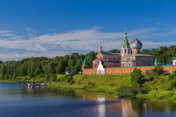 俄罗斯列宁格勒地区Staraya Ladoga村Staroladozhsky Nikolsky修道院 建筑背景 — 图库照片