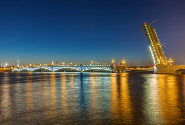 Rivière Neva Pont Troitsky Ouvert Saint Pétersbourg Russie — Photo