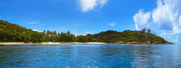 Panorama dell'isola tropicale alle Seychelles — Foto Stock