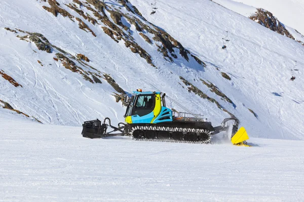 Snowplow at Mountains ski resort - Innsbruck Austria — Stock Photo, Image