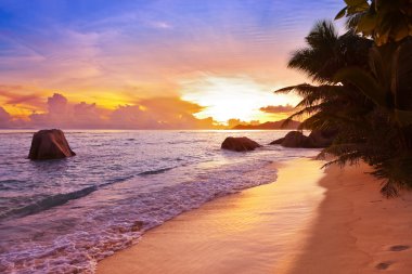 Sunset beach kaynak d'argent, Seyşel Adaları