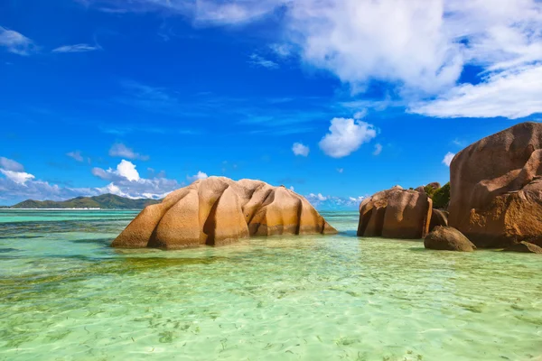 Praia famosa Fonte d 'Argent em Seychelles — Fotografia de Stock