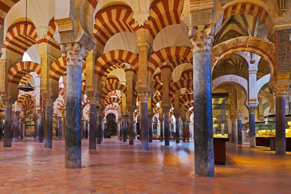 Cordoba spanyol Mezquita mecset belseje — Stock Fotó