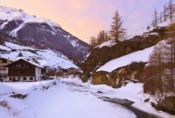 Ośrodek narciarski Góry Solden Austria o zachodzie słońca — Zdjęcie stockowe