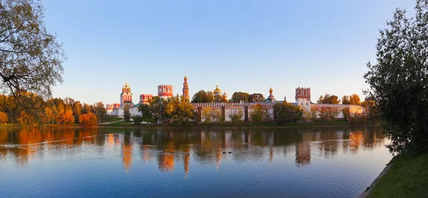 Panorama do convento Novodevichiy em Moscou Rússia — Fotografia de Stock