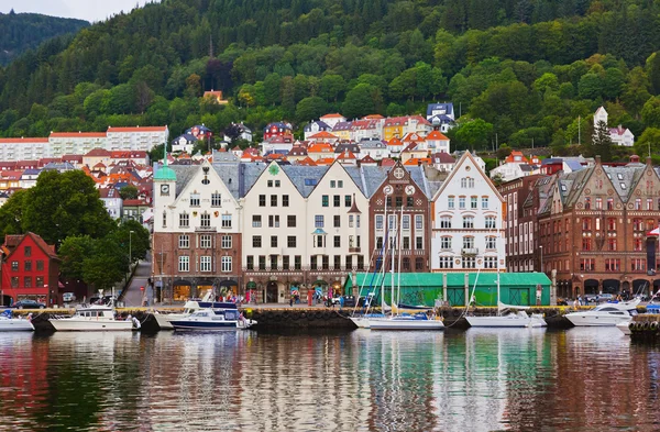 Famosa calle Bryggen en Bergen - Noruega —  Fotos de Stock