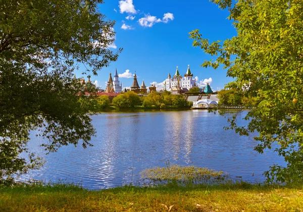 Izmailovo Cremlino e lago - Mosca russo — Foto Stock