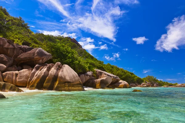 Tropisch strand op de Seychellen — Stockfoto