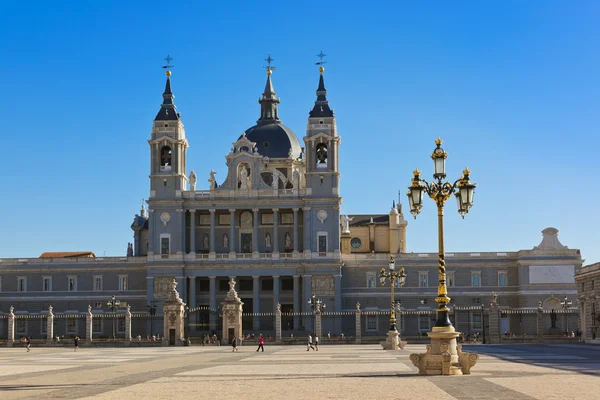 Собор Альмудены в Мадриде — стоковое фото
