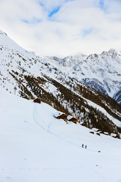 山のスキー リゾートで住宅 solden オーストリア — ストック写真