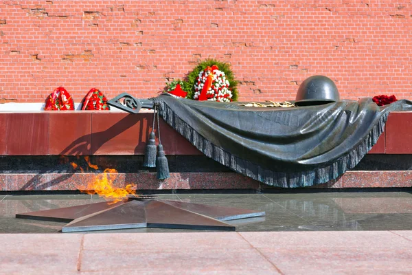 Αιώνια φωτιά στη μνήμη των θυμάτων στο παγκόσμιο πόλεμο - Κρεμλίνο - M — Φωτογραφία Αρχείου