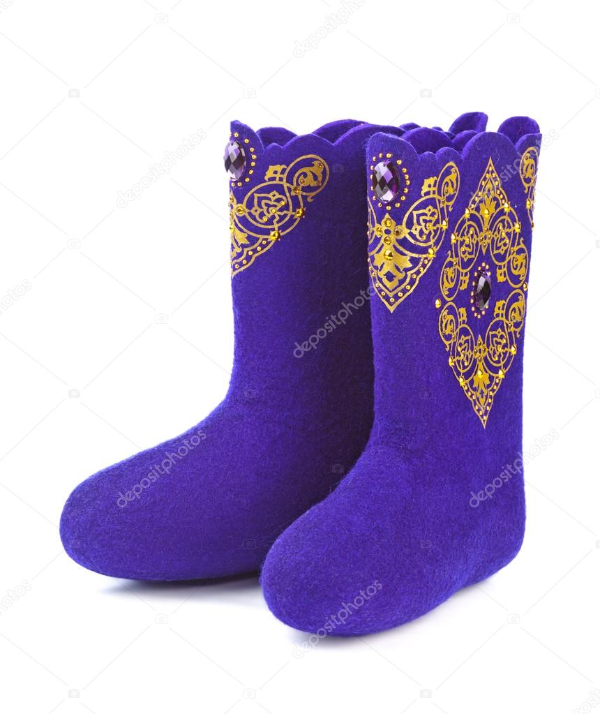 Felt boots with ornament