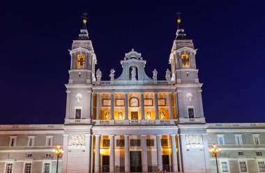Almudena Katedrali, madrid, İspanya