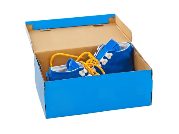 Sneakers i låda — Stockfoto
