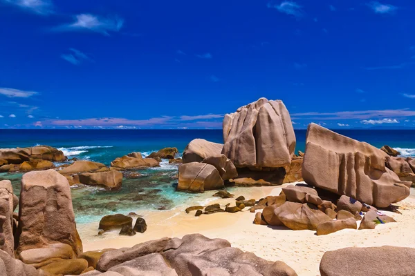 Praia tropical nas seicheles — Fotografia de Stock