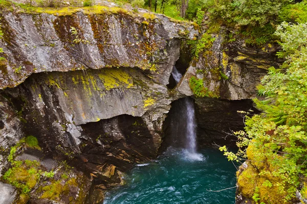 ガイランゲル フィヨルド ノルウェーの近くの滝 — ストック写真