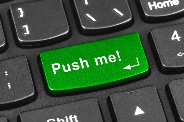 Computer laptop toetsenbord met Push me belangrijke — Stockfoto