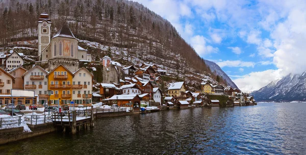 Vesnice Hallstattu na jezeře - salzburg Rakousko — Stock fotografie