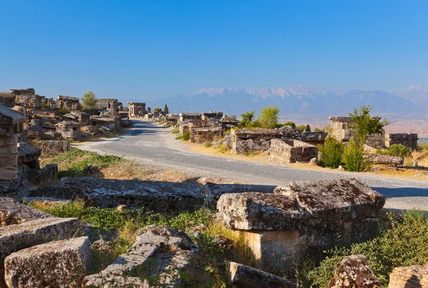 Pamukkale Türkiye'de eski kalıntılar — Stok fotoğraf