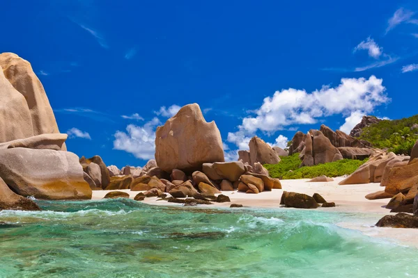 Plage tropicale aux Seychelles — Photo