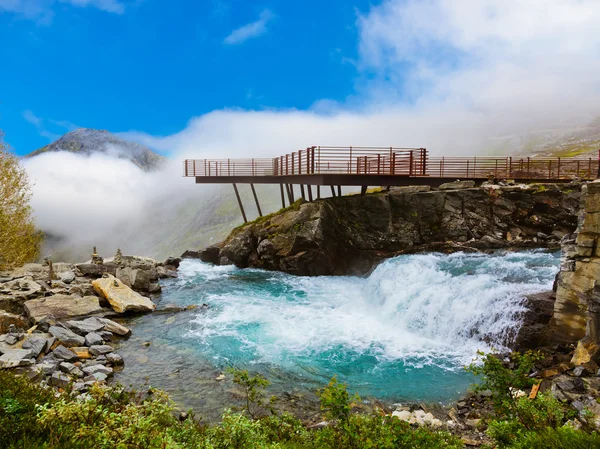 Cascada de Stigfossen y mirador - Noruega — Foto de Stock